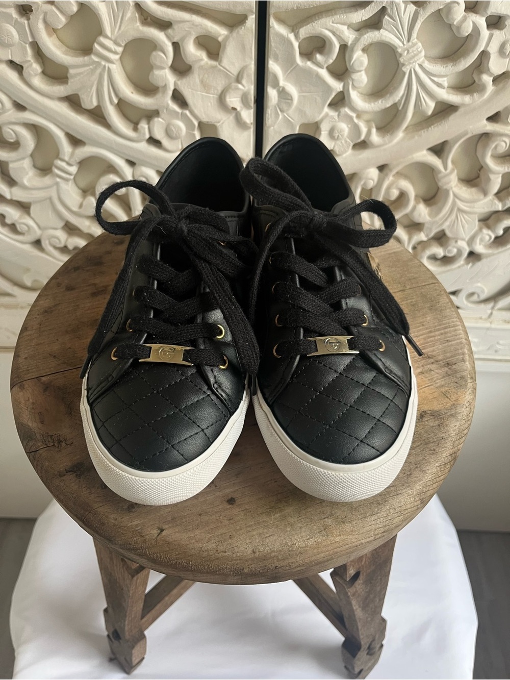 GBG Guess Quilted Black Sneakers Gold Hardware Lace Up Shoes Women’s